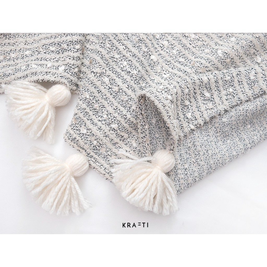Selimut sofa / selimut natal / selimut traveling  / Fringe Aria Blanket