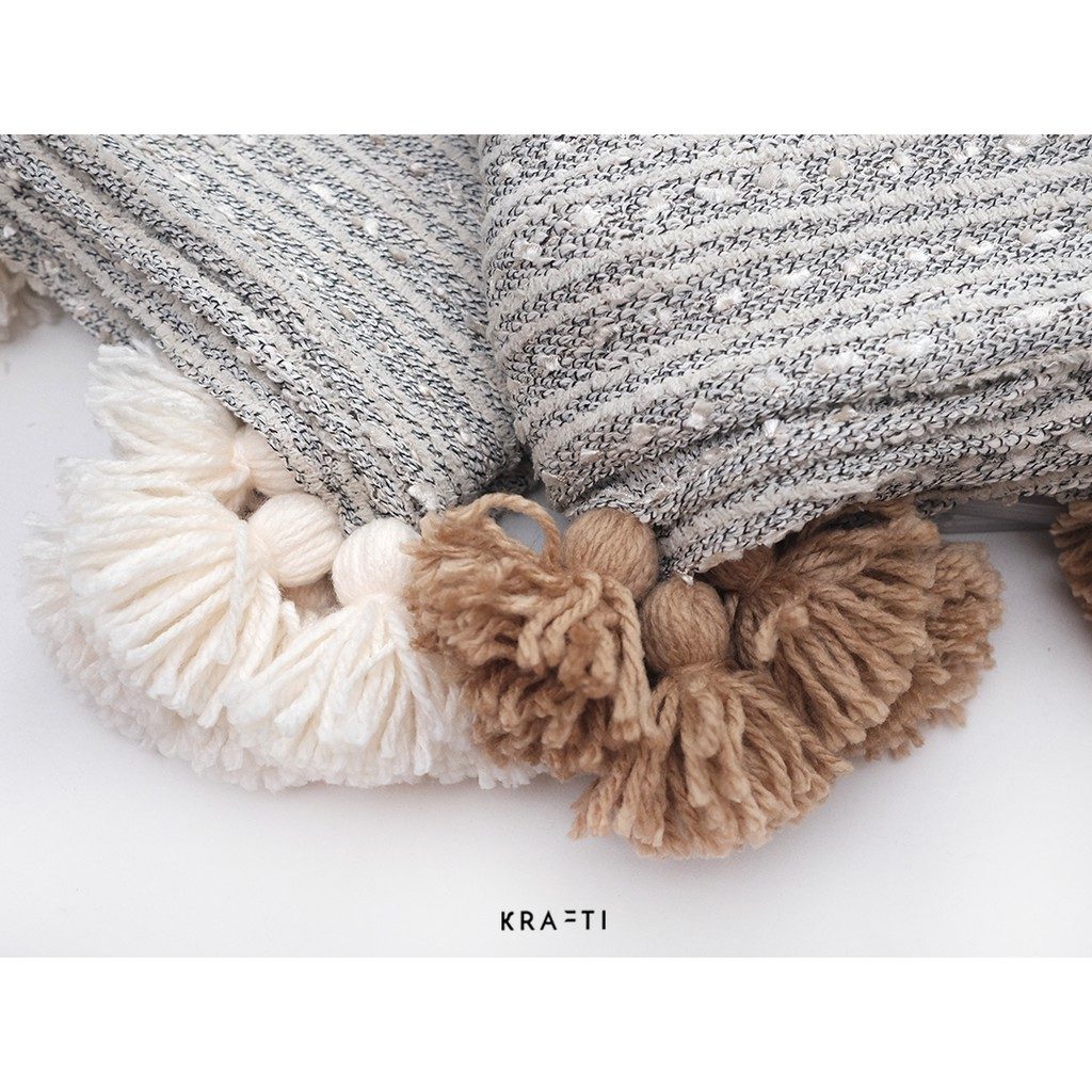 Selimut sofa / selimut natal / selimut traveling  / Fringe Aria Blanket