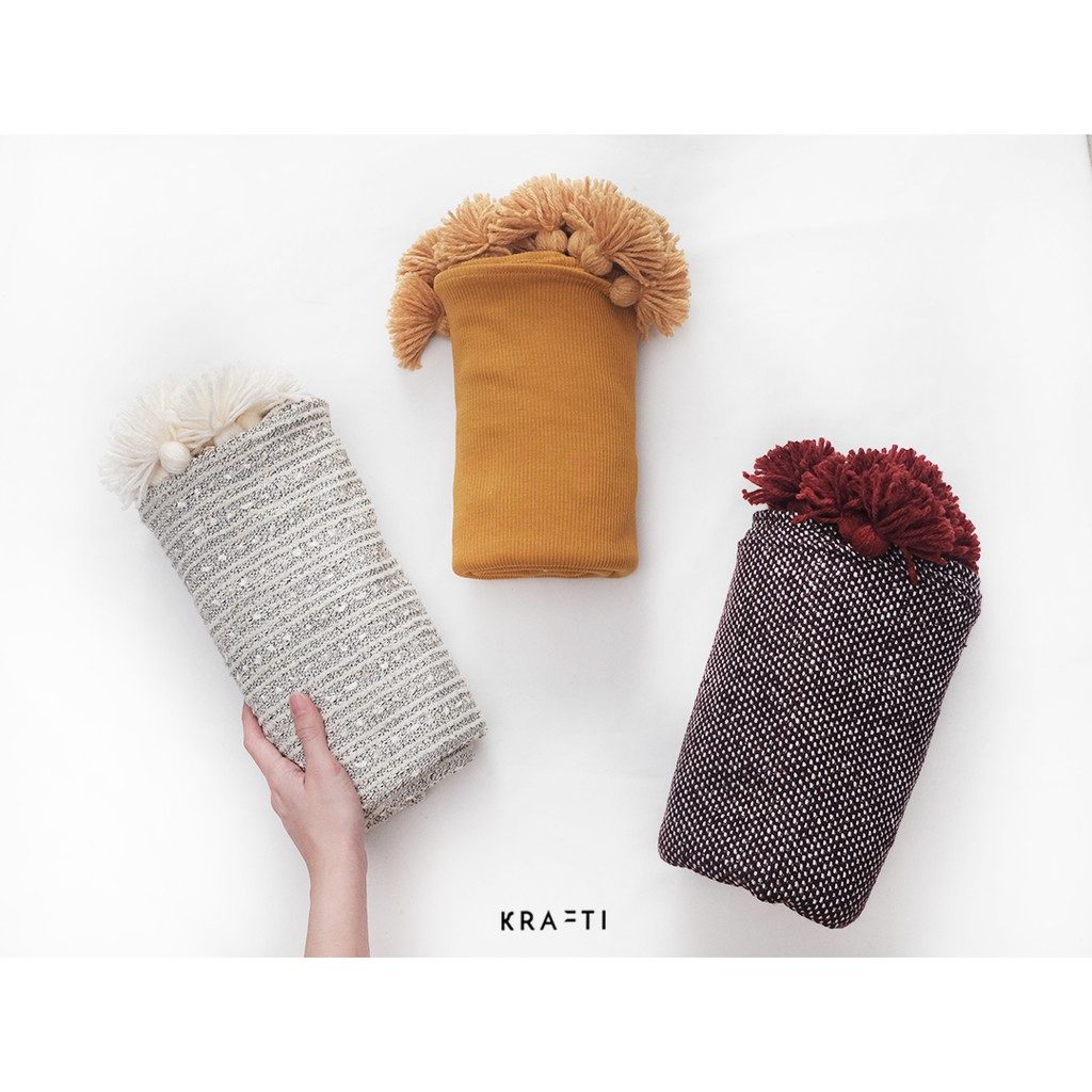 Selimut sofa / selimut natal / selimut traveling  / Fringe Aria Blanket