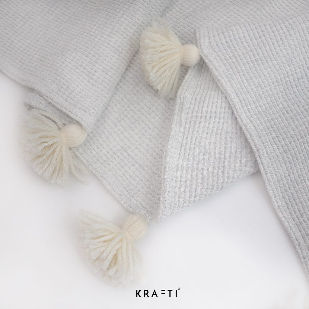 Selimut Rajut / Selimut Sofa / Selimut Travelling / Selimut Light Grey Waffle