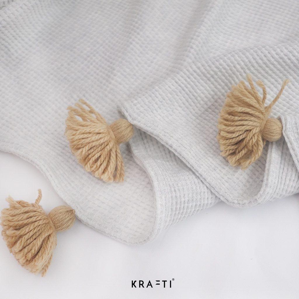 Selimut Rajut / Selimut Sofa / Selimut Travelling / Selimut Light Grey Waffle