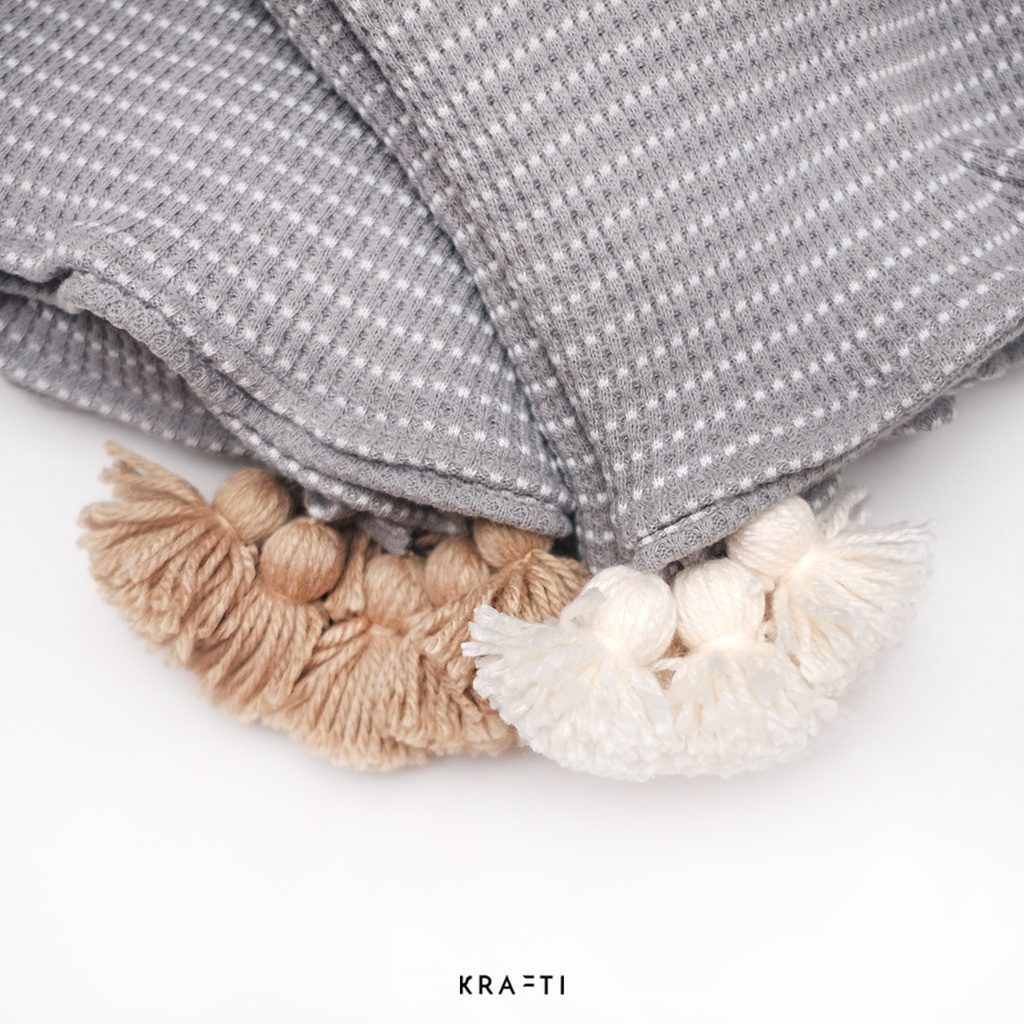 Selimut Sofa / Selimut travelling / Selimut Rajut / Selimut GRIS KNIT