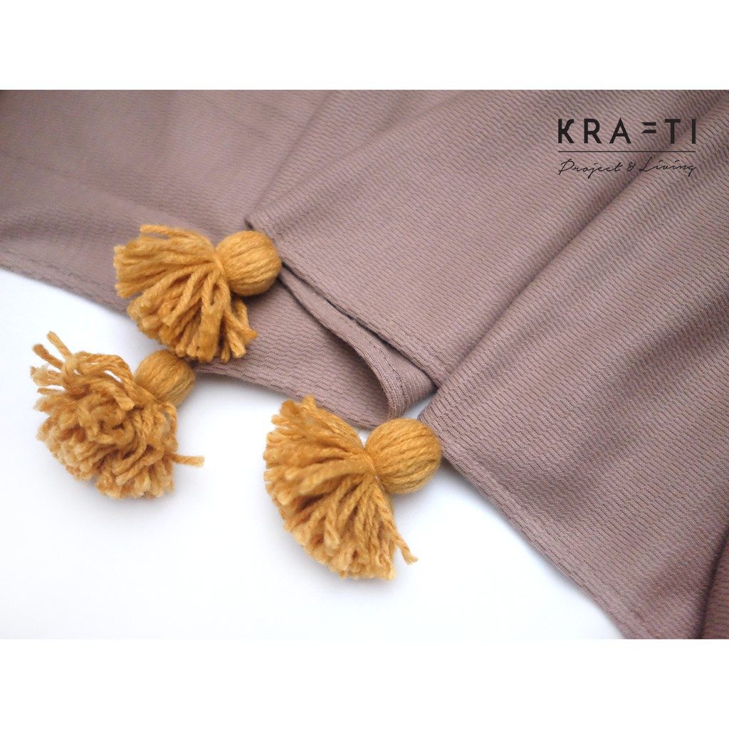 Selimut Sofa / Slimut Traveling / Selmut Brown Hive Knit