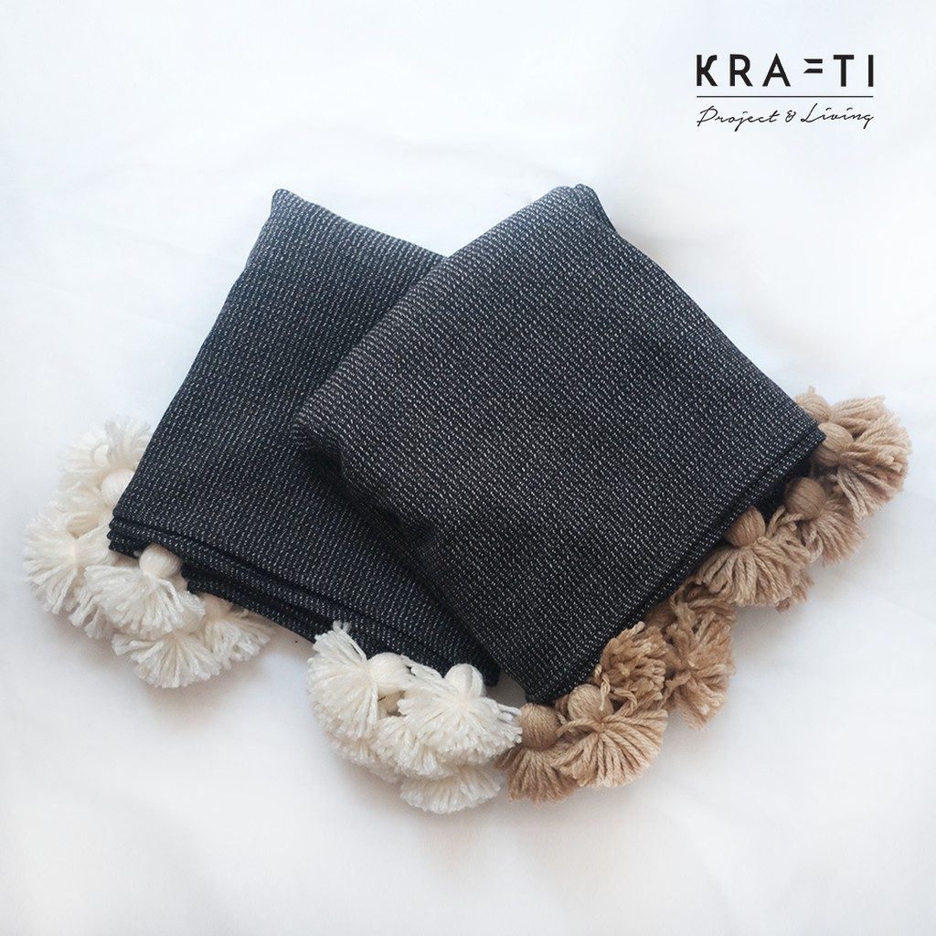 Selimut Sofa / Selimut Travelling Black Semi Wool 100x150cm