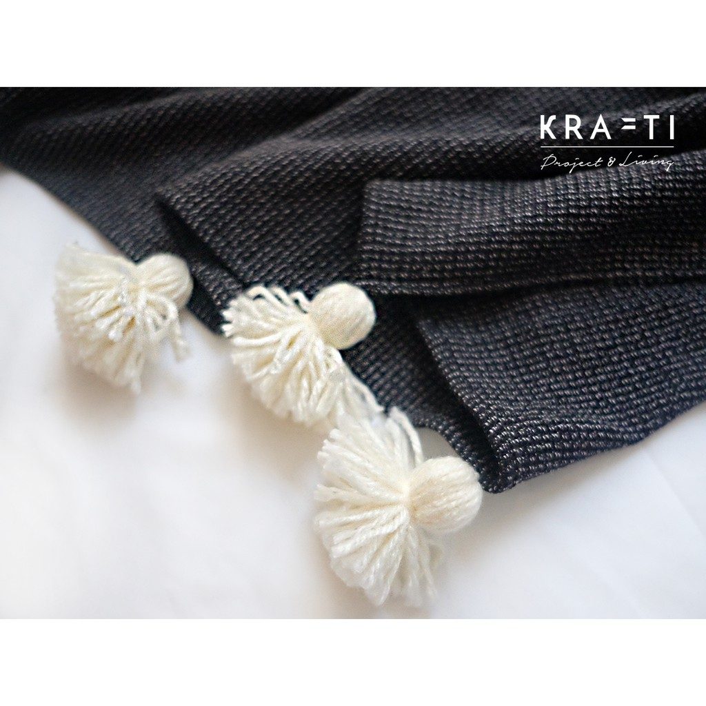 Selimut Sofa / Selimut Travelling Black Semi Wool 100x150cm