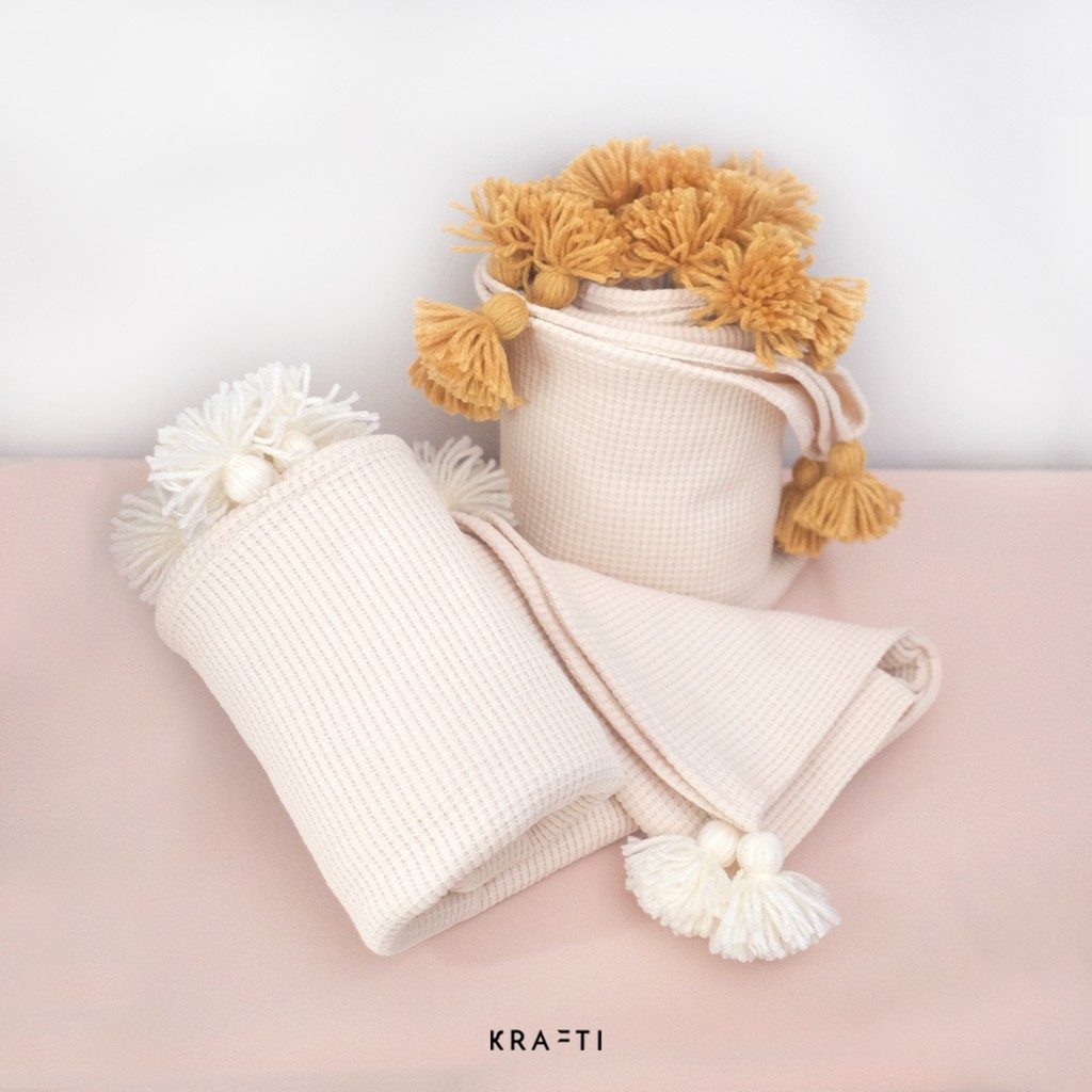 Selimut Sofa / Selimut travelling / Selimut White Hive