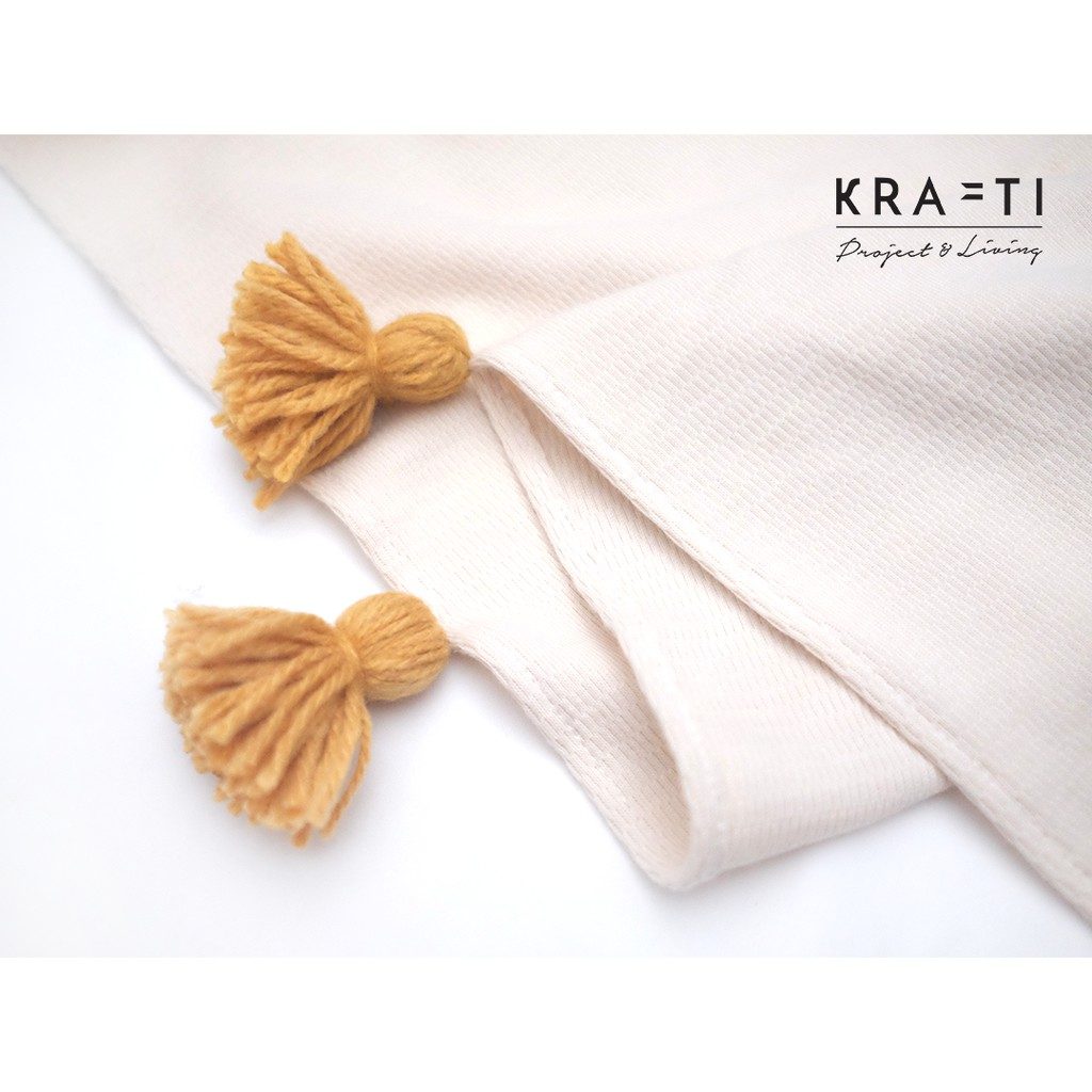 Selimut Travelling / Selimut Sofa / Selimut White Hive Knit