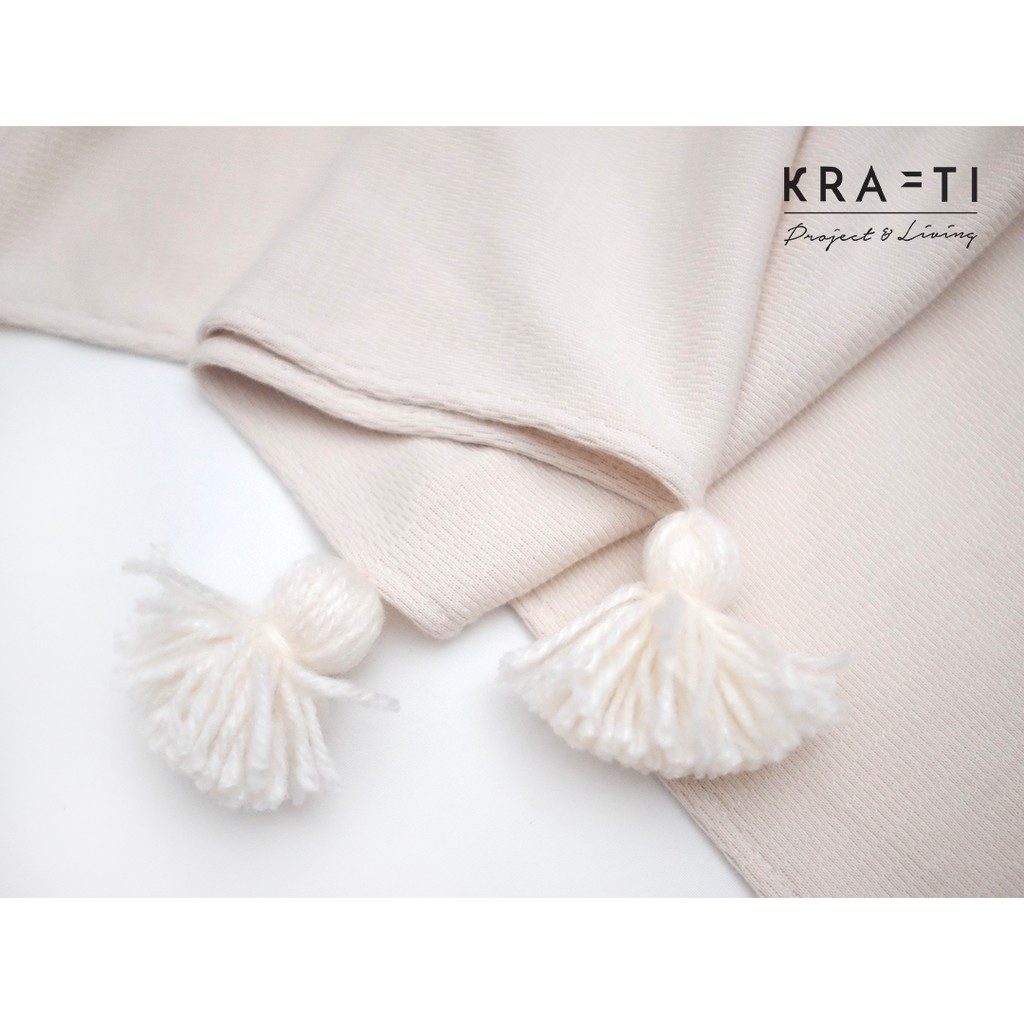 Selimut Travelling / Selimut Sofa / Selimut White Hive Knit