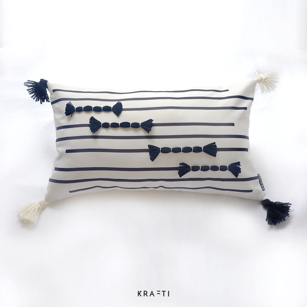 Bantal Sofa / Stitched Tassel Black & White / bantal 30x50 cm