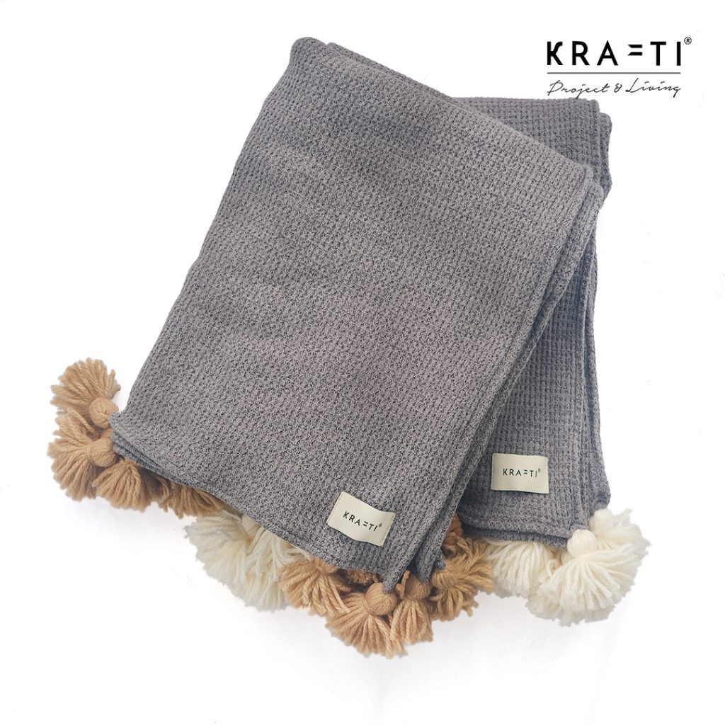 Kraftii Project & Living - Selimut sofa / selimut dewasa  / selimut traveling  / Grey Malie