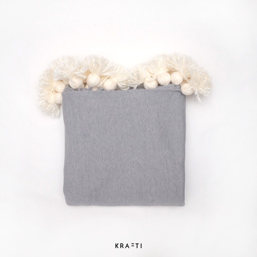 Selimut Sofa / Selimut Travelling Grey Knit 100x150cm