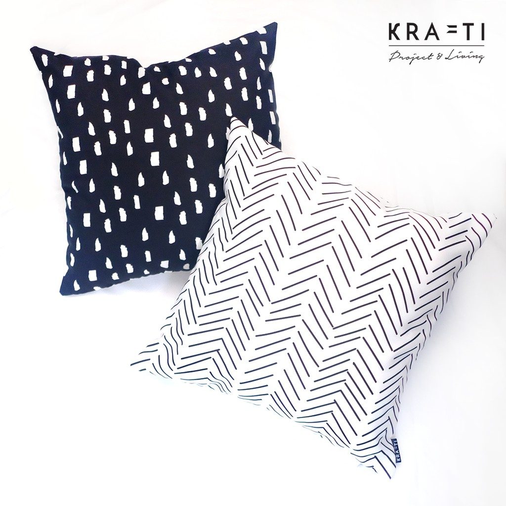 Bantal Sofa / Bantal 50x50 / Bantal Hitam Putih