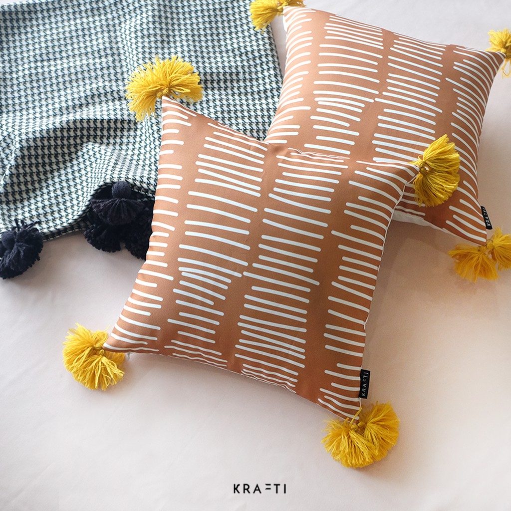 Bantal Sofa 40x40 White Stripes Teracotta