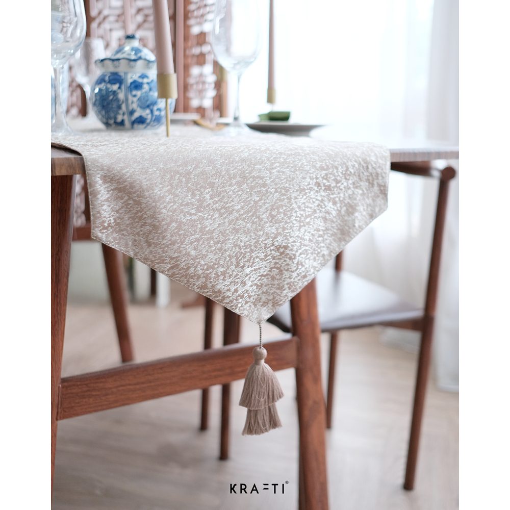 WICKER Table Runner / Taplak Meja / Premium Table Runner / Tassel Runner / Bantal Sofa / Bantal 50x50 cm / Sarung Bantal Sofa / Bantal Premium