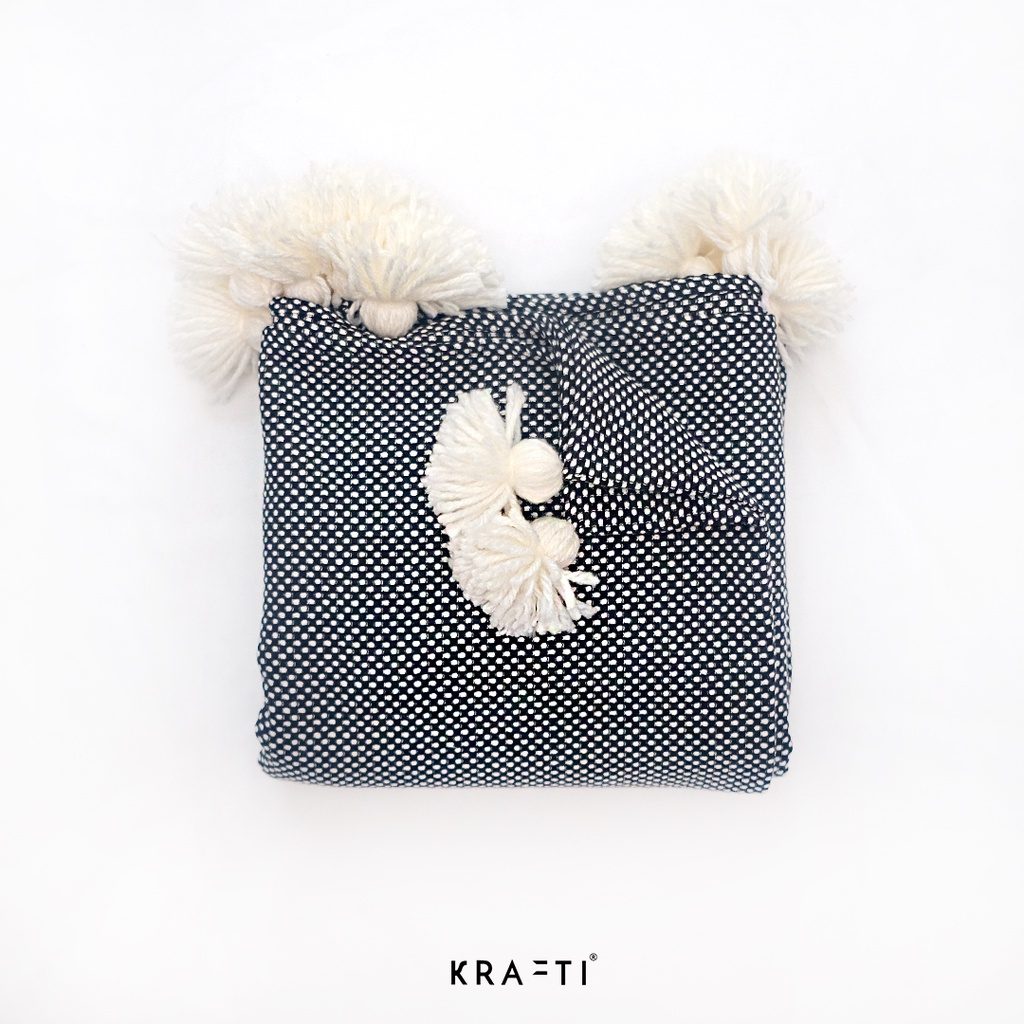 Selimut Sofa / Selimut Travelling / Selimut Dewasa / Selimut Tassel / Selimut White Dots Semi Wool