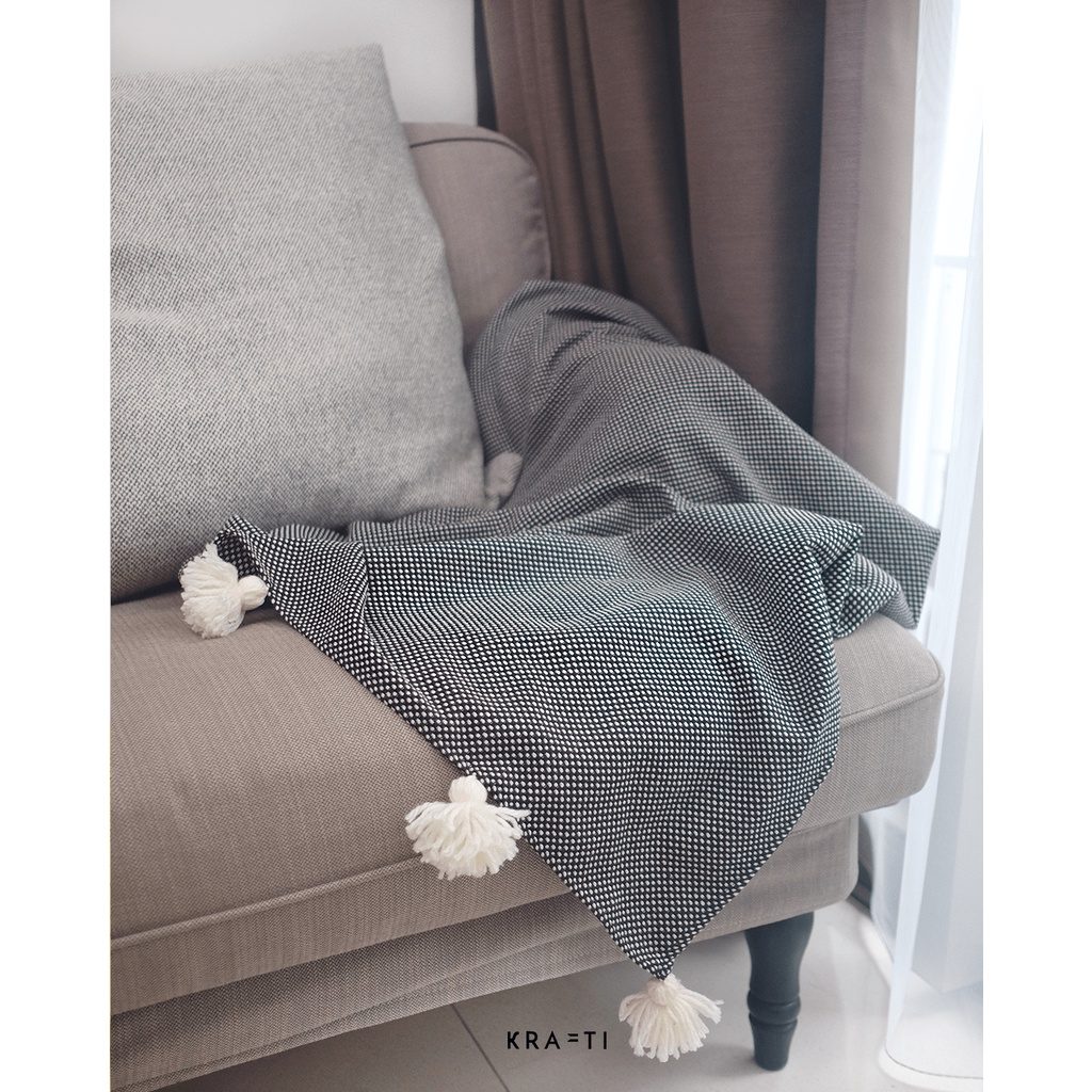 Selimut Sofa / Selimut Travelling / Selimut Dewasa / Selimut Tassel / Selimut White Dots Semi Wool