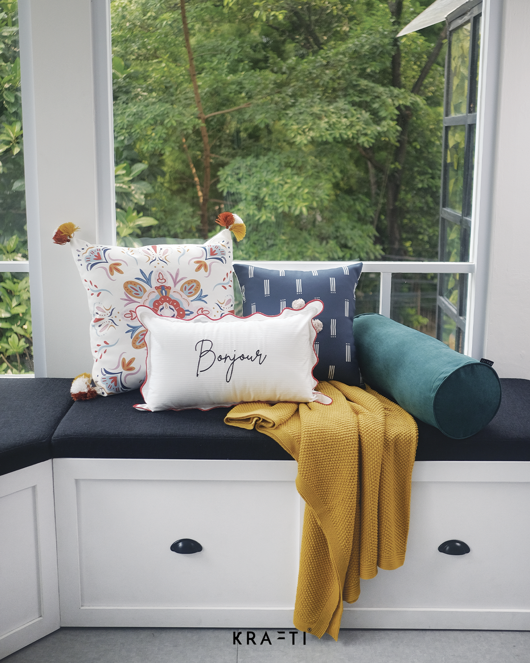 Scalla Bonjour Hello Cushion